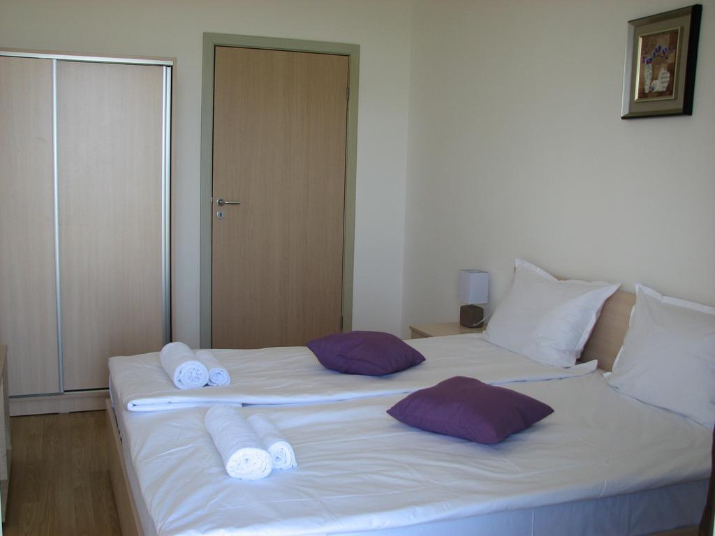 Two-Bedroom Apartment Donika ซาเรโว ภายนอก รูปภาพ