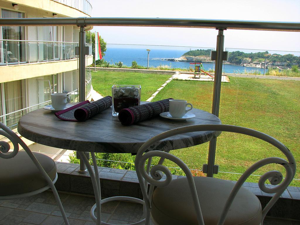 Two-Bedroom Apartment Donika ซาเรโว ภายนอก รูปภาพ