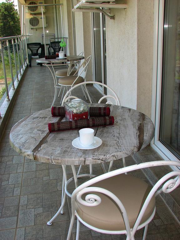 Two-Bedroom Apartment Donika ซาเรโว ภายนอก รูปภาพ