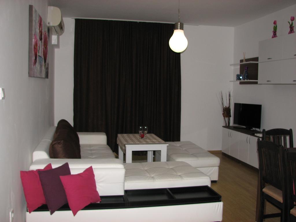 Two-Bedroom Apartment Donika ซาเรโว ภายนอก รูปภาพ