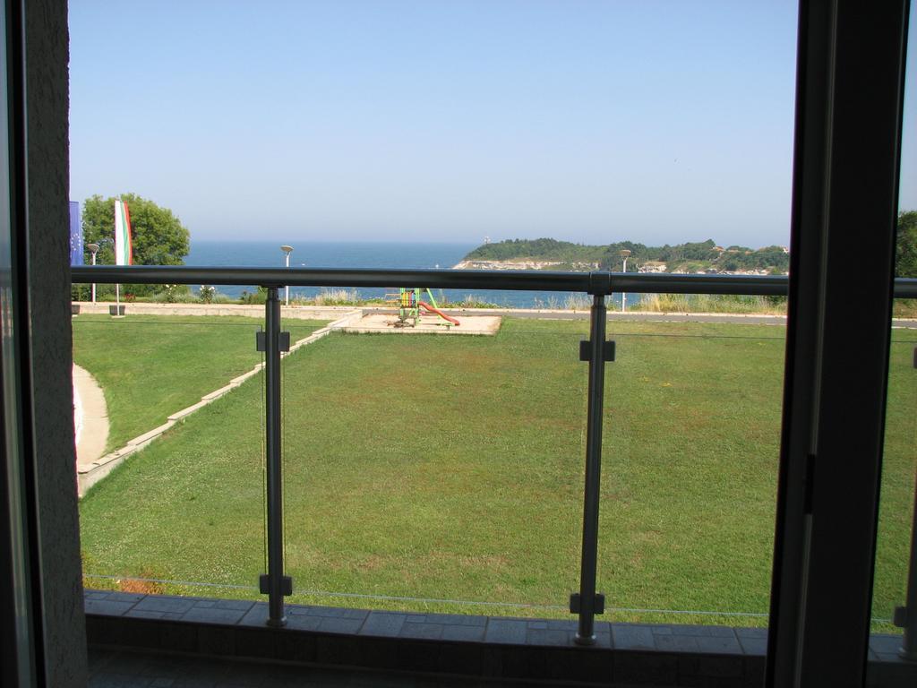 Two-Bedroom Apartment Donika ซาเรโว ภายนอก รูปภาพ