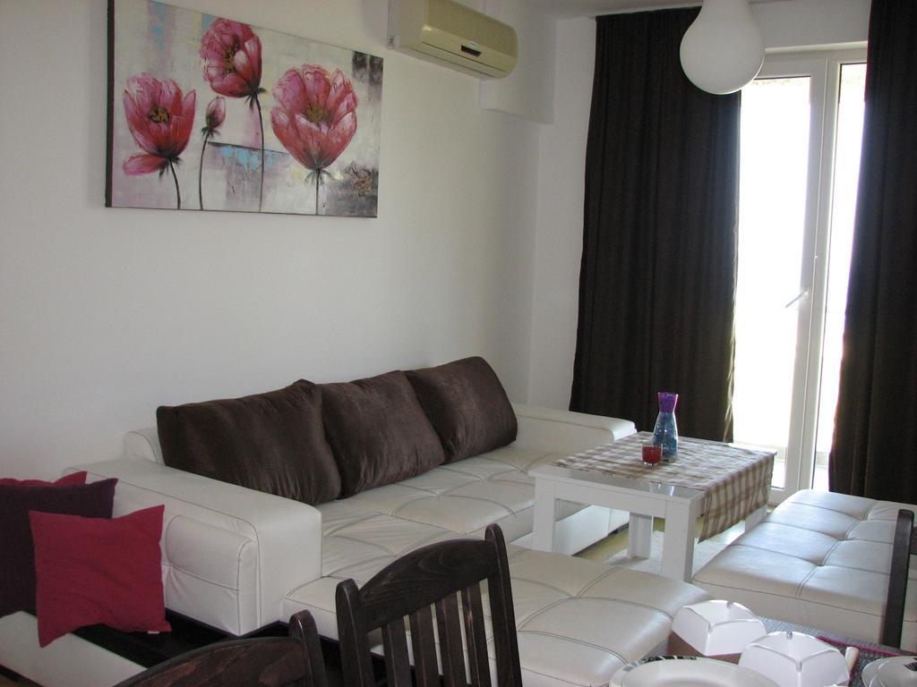 Two-Bedroom Apartment Donika ซาเรโว ภายนอก รูปภาพ